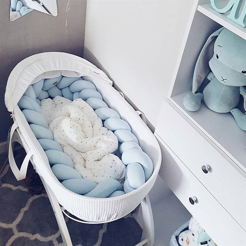 Knotted Pillow
