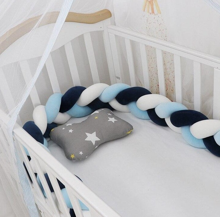 Knotted Pillow