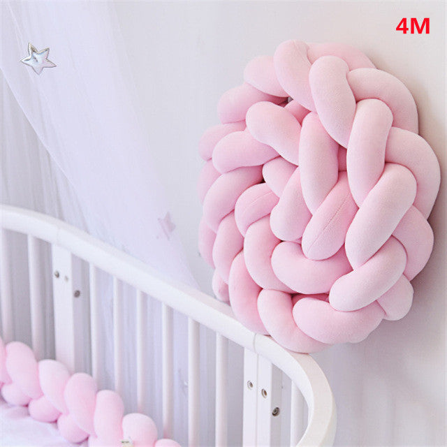 Knotted Pillow