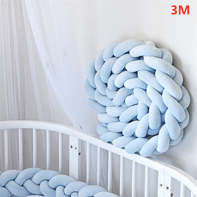 Knotted Pillow