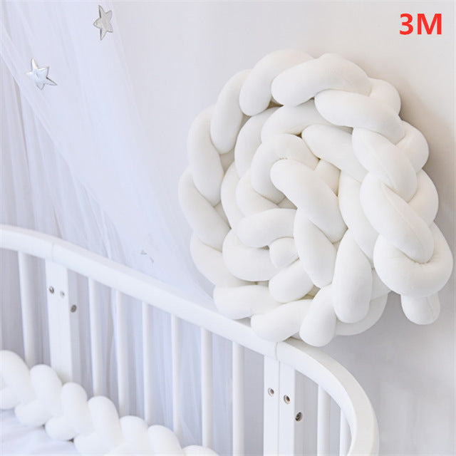 Knotted Pillow