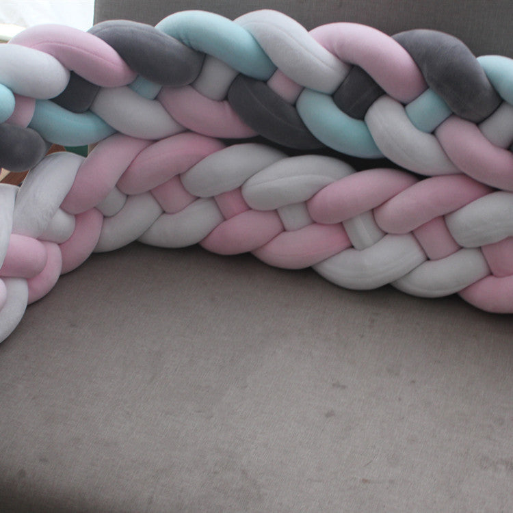 Knotted Pillow