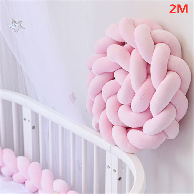 Knotted Pillow