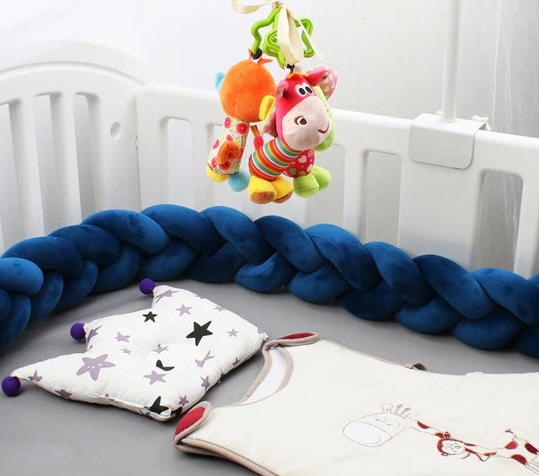 Knotted Pillow